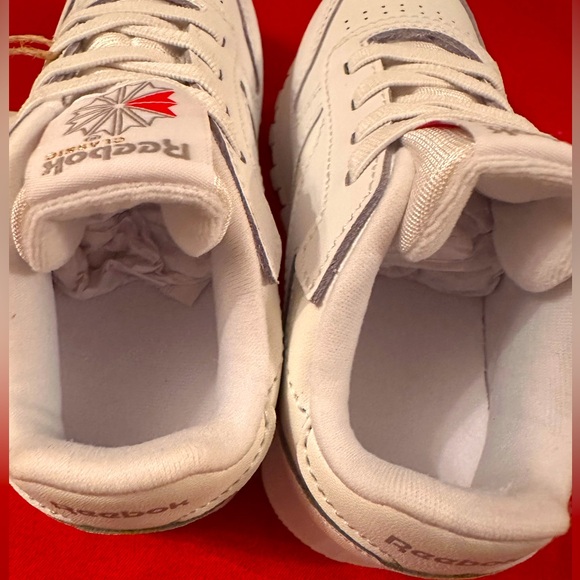 NWT Unisex Classic Reebok Leather Shoes - Toddler, Size 9, White - Picture 6 of 10